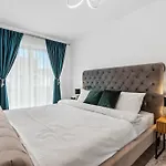 D&A Apartment With Private Parking
