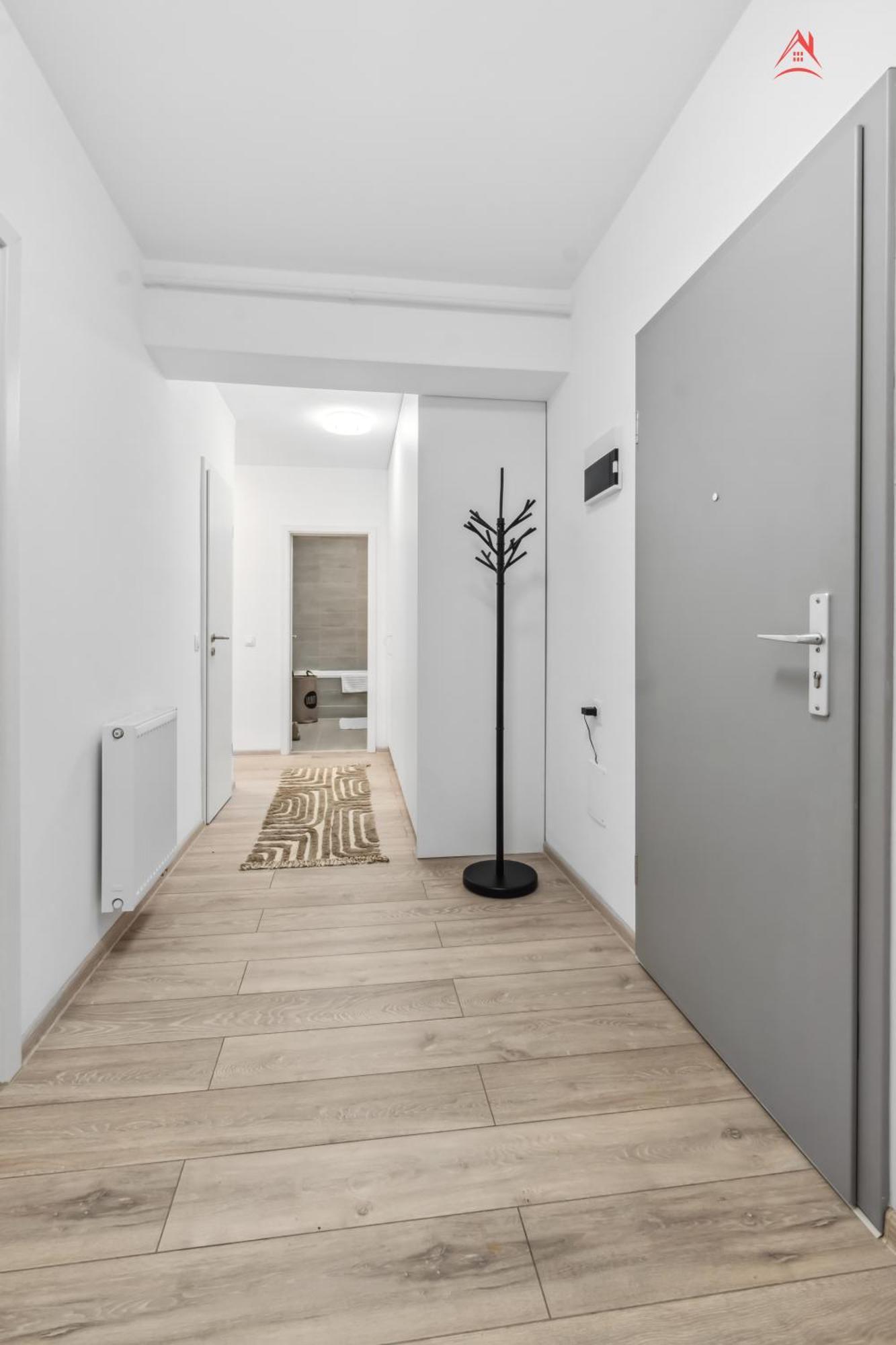 D&a With Private Parking Apartment